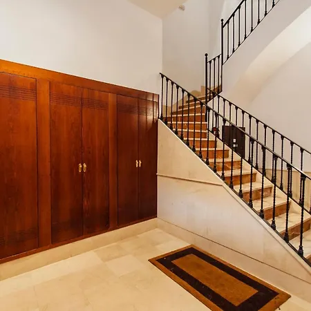 Bright And Central- 2bd 1bth- Malhara Appartement